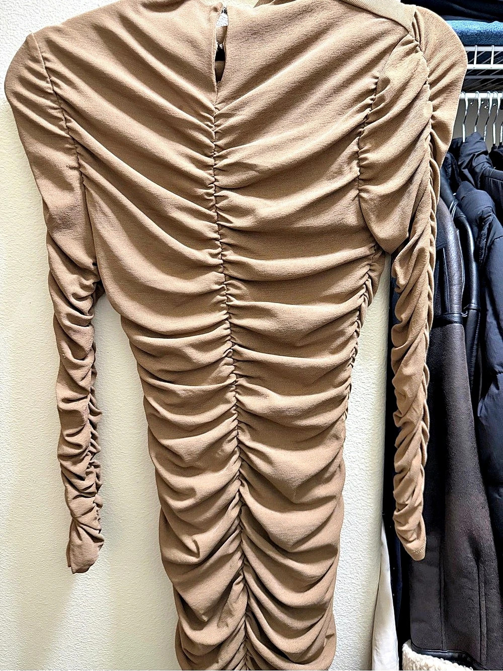 ASTR Ruched Midi Dress in Brown Size xSmall Like New